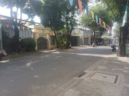 Bán nhà mặt tiền Gò Dưa, Tam Bình, DT 174m2 ngang 7m, 2 tầng, khu sầm uất, tiện ích đầy đủ